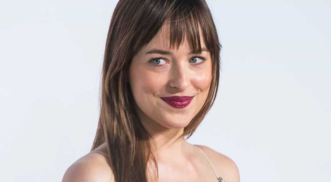 Dakota Johnson Makes Her Directorial Debut with Coldplay's 'Cry Cry Cry' Music Video